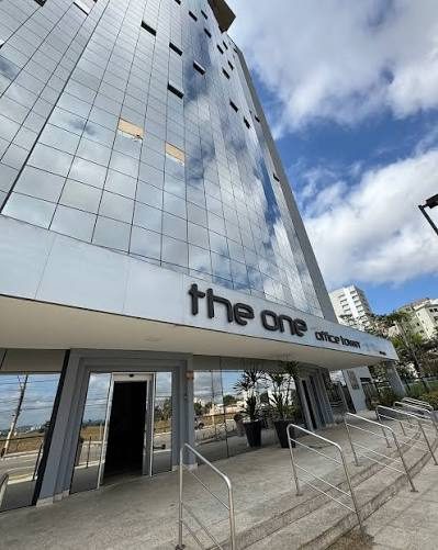 Fachada do The One Office Tower, sede da unidade de São José dos Campos da Limborço & Gomes