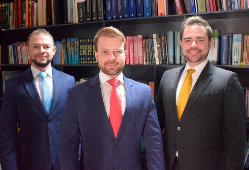 Marcus Gomes e os sócios da Limborço & Gomes Advogados em matéria publicada pela Forbes Brasil